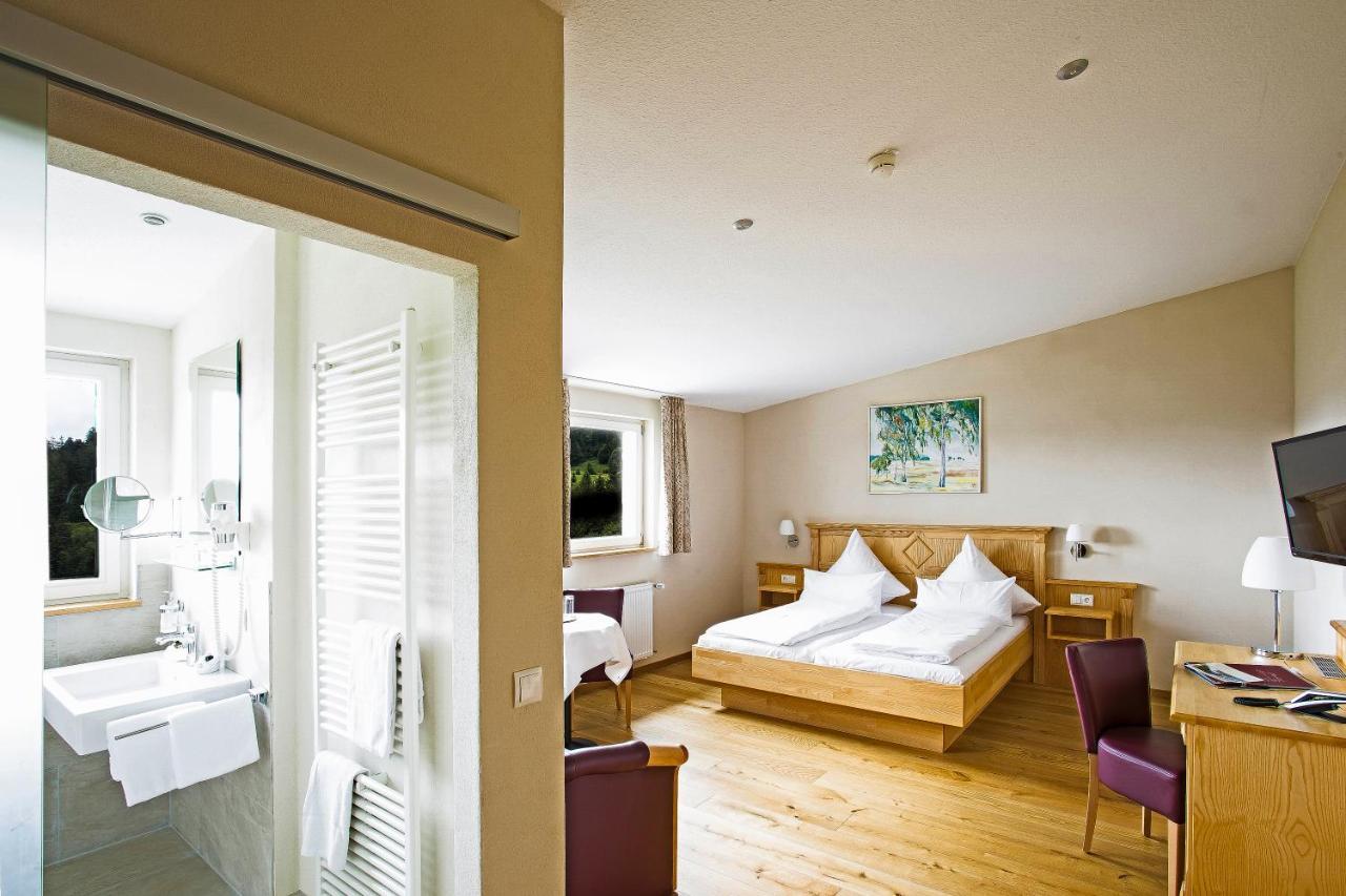 "Gutshof Lilienfein" - Medical Resort & Herbal Spa Im Suedschwarzwald Wieden Dış mekan fotoğraf